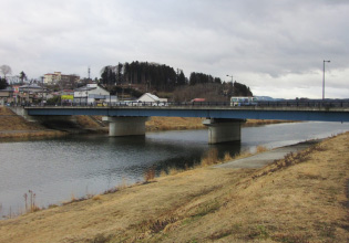 新井田橋
